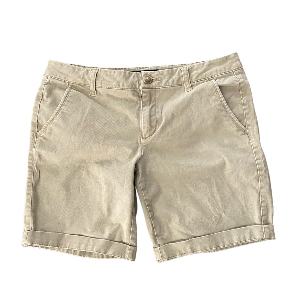 NWOT AERO Bermuda shorts